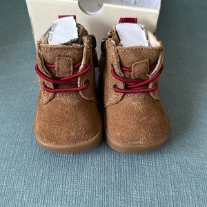 Baby Ugg 0/1
